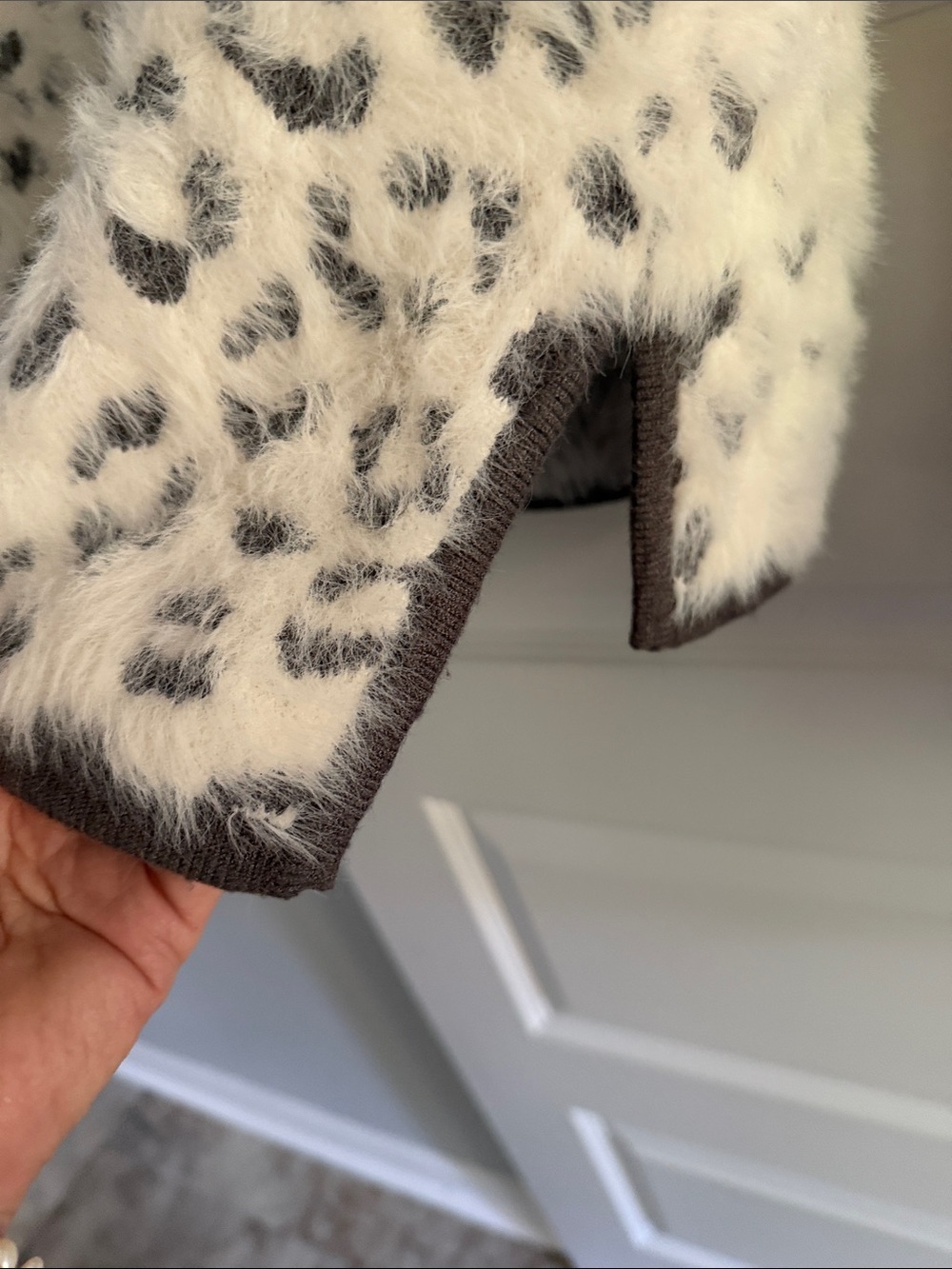 Anthropologie Faux Fur Animal-Print Half-Zip Sweater - White/Gray XS - Picture 5 of 6